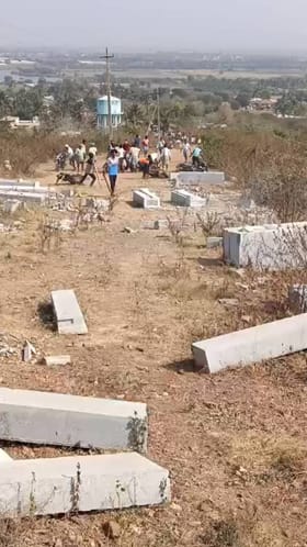 ದೇವಸ್ಥಾನದ ವಿಚಾರಕ್ಕೆ ಗ್ರಾಮಗಳ ಮಧ್ಯೆ ಗಲಾಟೆ: ಕಲ್ಲು ತೂರಾಟ