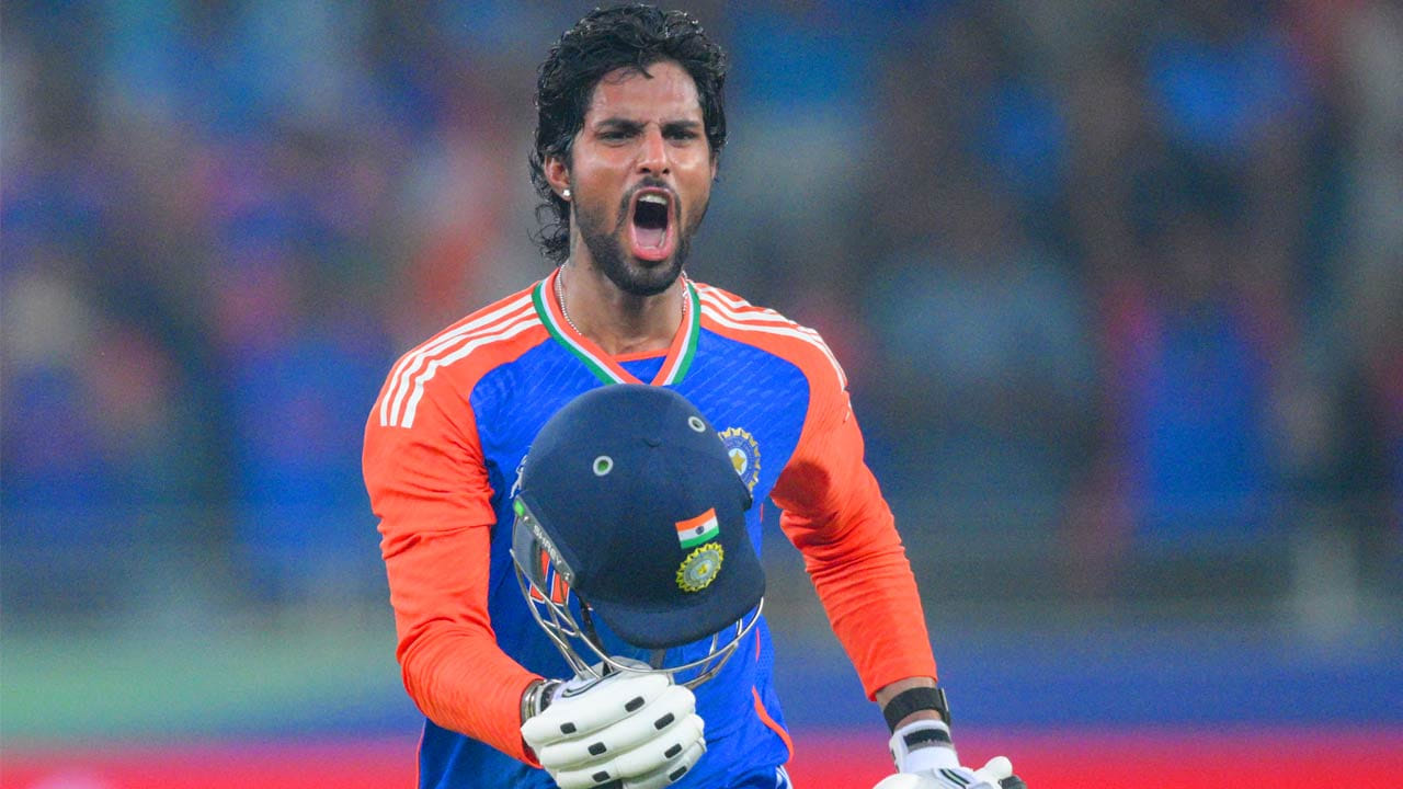 ಭಾರತ ಟಿ20 ತಂಡದಲ್ಲಿ ವಿರಾಟ್ ಕೊಹ್ಲಿ ಬದಲಿಗೆ ಆಡುತ್ತಿರುವ ತಿಲಕ್ ವರ್ಮಾ, ಕೊಹ್ಲಿ ನಿವೃತ್ತಿಯ ನಂತರ ಮೂರನೇ ಕ್ರಮಾಂಕದಲ್ಲಿ ಬ್ಯಾಟಿಂಗ್ ಮಾಡಲಿದ್ದಾರೆ. 2023 ರಲ್ಲಿ ಟಿ20ಗೆ ಪಾದಾರ್ಪಣೆ ಮಾಡಿದ ತಿಲಕ್ ವರ್ಮಾ ಆಡಿರುವ 40 ಪಂದ್ಯಗಳಲ್ಲಿ 114.09 ಸ್ಟ್ರೈಕ್ ರೇಟ್‌ನಲ್ಲಿ 1183 ರನ್ ಗಳಿಸಿದ್ದಾರೆ. 
