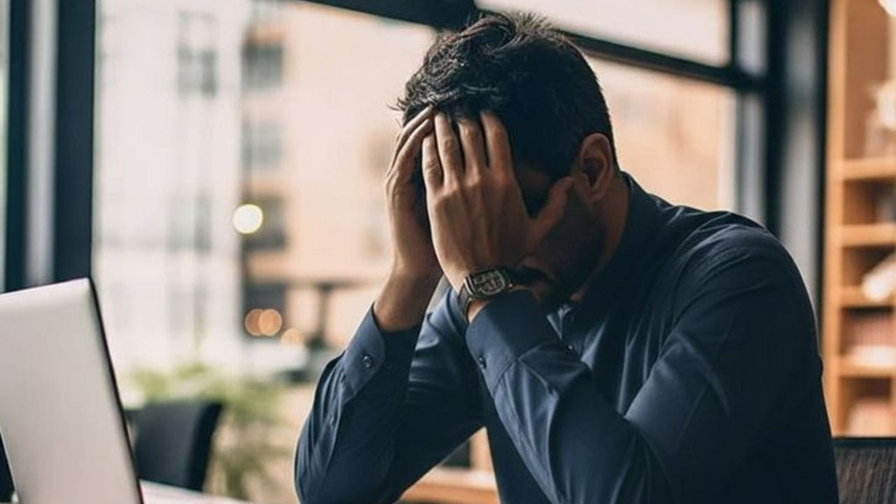 Video: ಸ್ಟಾರ್ಟ್ಅಪ್ ಕಂಪನಿಯ ಕೆಲಸದ ಸಂಸ್ಕೃತಿಯನ್ನು ಟೀಕಿಸಿದ ಬೆಂಗಳೂರಿನ ಯುವಕ, ಕಾರಣ ಇದೇ ನೋಡಿ Video: ಸ್ಟಾರ್ಟ್ಅಪ್ ಕಂಪನಿಯ ಕೆಲಸದ ಸಂಸ್ಕೃತಿಯನ್ನು ಟೀಕಿಸಿದ ಬೆಂಗಳೂರಿನ ಯುವಕ, ಕಾರಣ ಇದೇ ನೋಡಿ