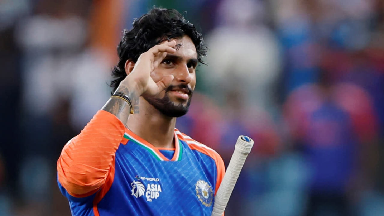 ಇನ್ನು ಈ ಪಂದ್ಯದ ಬಳಿಕ ಫೆಬ್ರವರಿ 4 ರಂದು ಡಿವೈ ಪಾಟೀಲ್ ಸ್ಟೇಡಿಯಂನಲ್ಲಿ ನಡೆಯಲಿರುವ ಸೌತ್ ಆಫ್ರಿಕಾ ವಿರುದ್ಧದ ಅಭ್ಯಾಸ ಪಂದ್ಯದಲ್ಲಿ ತಿಲಕ್ ವರ್ಮಾ ಟೀಮ್ ಇಂಡಿಯಾ ಪರ ಕಣಕ್ಕಿಳಿಯಲಿದ್ದಾರೆ. ಇದರೊಂದಿಗೆ ಟಿ20 ವಿಶ್ವಕಪ್​ನಲ್ಲಿ ತಿಲಕ್ ವರ್ಮಾ ಕಣಕ್ಕಿಳಿಯುವುದು ಸಹ ಖಚಿತವಾಗಿದೆ.