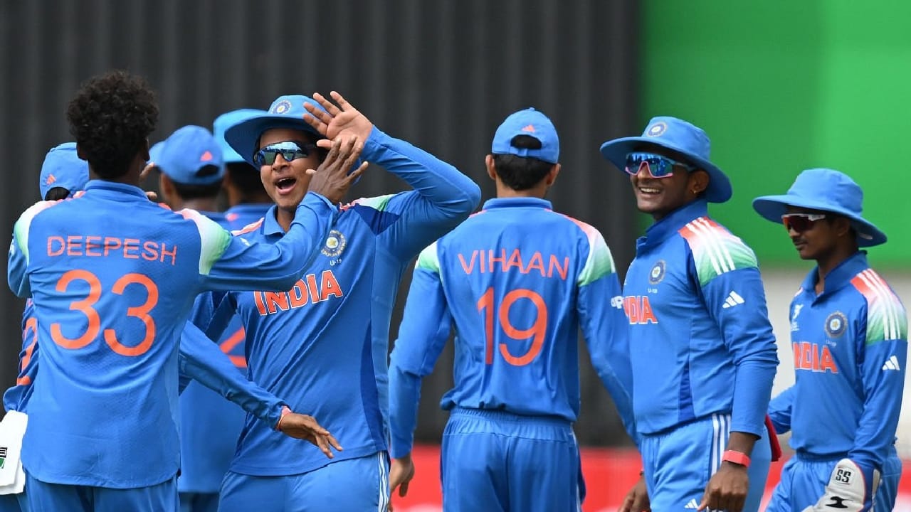 ಅಂದರೆ ಭಾರತ ತಂಡವು ಅಂಡರ್-19 ವಿಶ್ವಕಪ್​ನಲ್ಲಿ ಫೈನಲ್​ಗೆ ಏರುತ್ತಿರುವುದು ಇದು 10ನೇ ಬಾರಿ. ಈ ಮೂಲಕ ಕಿರಿಯರ ವಿಶ್ವಕಪ್​ನಲ್ಲಿ ಅತೀ ಹೆಚ್ಚು ಬಾರಿ ಫೈನಲ್​ಗೇರಿದ ತಂಡವೆಂಬ ಹೆಗ್ಗಳಿಕೆಯನ್ನು ಟೀಮ್ ಇಂಡಿಯಾ ತನ್ನ ಹೆಸರಿಗೆ ಸೇರ್ಪಡೆಗೊಳಿಸಿದೆ. 