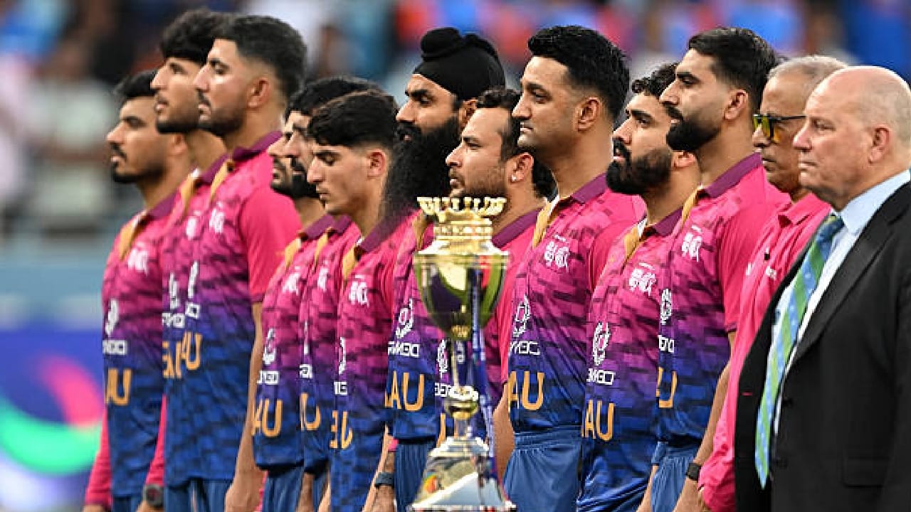 ಯುಎಇ ಟಿ20 ತಂಡ: ಮುಹಮ್ಮದ್ ವಸೀಮ್ (ನಾಯಕ), ಅಲಿಶಾನ್ ಶರಫು, ಆರ್ಯನ್ಶ್ ಶರ್ಮಾ, ಧ್ರುವ ಪರಾಶರ್, ಹೈದರ್ ಅಲಿ, ಹರ್ಷಿತ್ ಕೌಶಿಕ್, ಜುನೈದ್ ಸಿದ್ದಿಕ್, ಮಯಾಂಕ್ ಕುಮಾರ್, ಮುಹಮ್ಮದ್ ಅರ್ಫಾನ್, ಮುಹಮ್ಮದ್ ಫಾರೂಕ್, ಮುಹಮ್ಮದ್ ಜವದುಲ್ಲಾ, ಮುಹಮ್ಮದ್ ಝುಹೈಬ್, ರೋಹಿದ್ ಖಾನ್, ಸೊಹೈಬ್ ಖಾನ್, ಸಿರಂಜೀತ್ ಸಿಂಗ್.