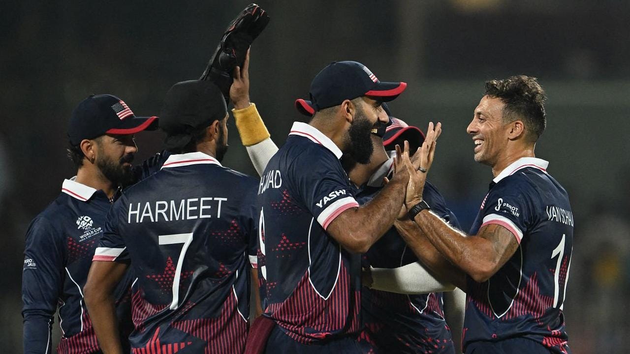 ಇದೀಗ ನೆದರ್ಲೆಂಡ್ಸ್‌ ವಿರುದ್ಧ ಬರೋಬ್ಬರಿ 93 ರನ್ ಗಳ ಅಂತರದಿಂದ ಗೆದ್ದು ಅಮೆರಿಕ ಹೊಸ ಇತಿಹಾಸ ನಿರ್ಮಿಸಿದೆ. ಈ ಮೂಲಕ ಟಿ20 ವಿಶ್ವಕಪ್ ಇತಿಹಾಸದಲ್ಲೇ ಗರಿಷ್ಠ ರನ್ ಗಳ ಅಂತರದಿಂದ ಗೆಲುವು ದಾಖಲಿಸಿದ ಅಸೋಸಿಯೇಟ್ ನೇಷನ್ ಎಂಬ ವಿಶ್ವ ದಾಖಲೆಯನ್ನು ತನ್ನದಾಗಿಸಿಕೊಂಡಿದೆ.