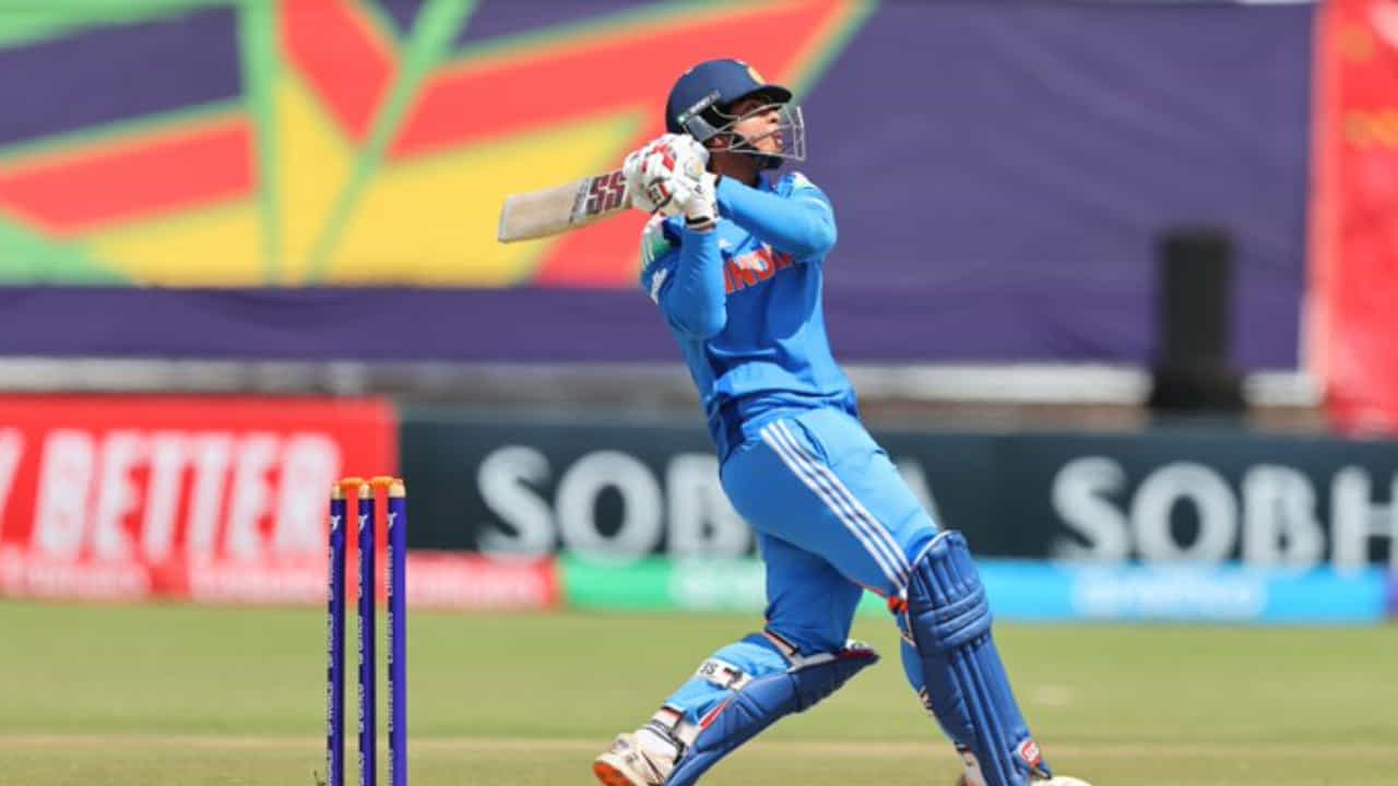 U19 World Cup: ಸೆಮಿಫೈನಲ್ನಲ್ಲಿ ಸಿಡಿಲಬ್ಬರದ ಅರ್ಧಶತಕ ಬಾರಿಸಿದ ವೈಭವ್ ಸೂರ್ಯವಂಶಿ U19 World Cup: ಸೆಮಿಫೈನಲ್ನಲ್ಲಿ ಸಿಡಿಲಬ್ಬರದ ಅರ್ಧಶತಕ ಬಾರಿಸಿದ ವೈಭವ್ ಸೂರ್ಯವಂಶಿ