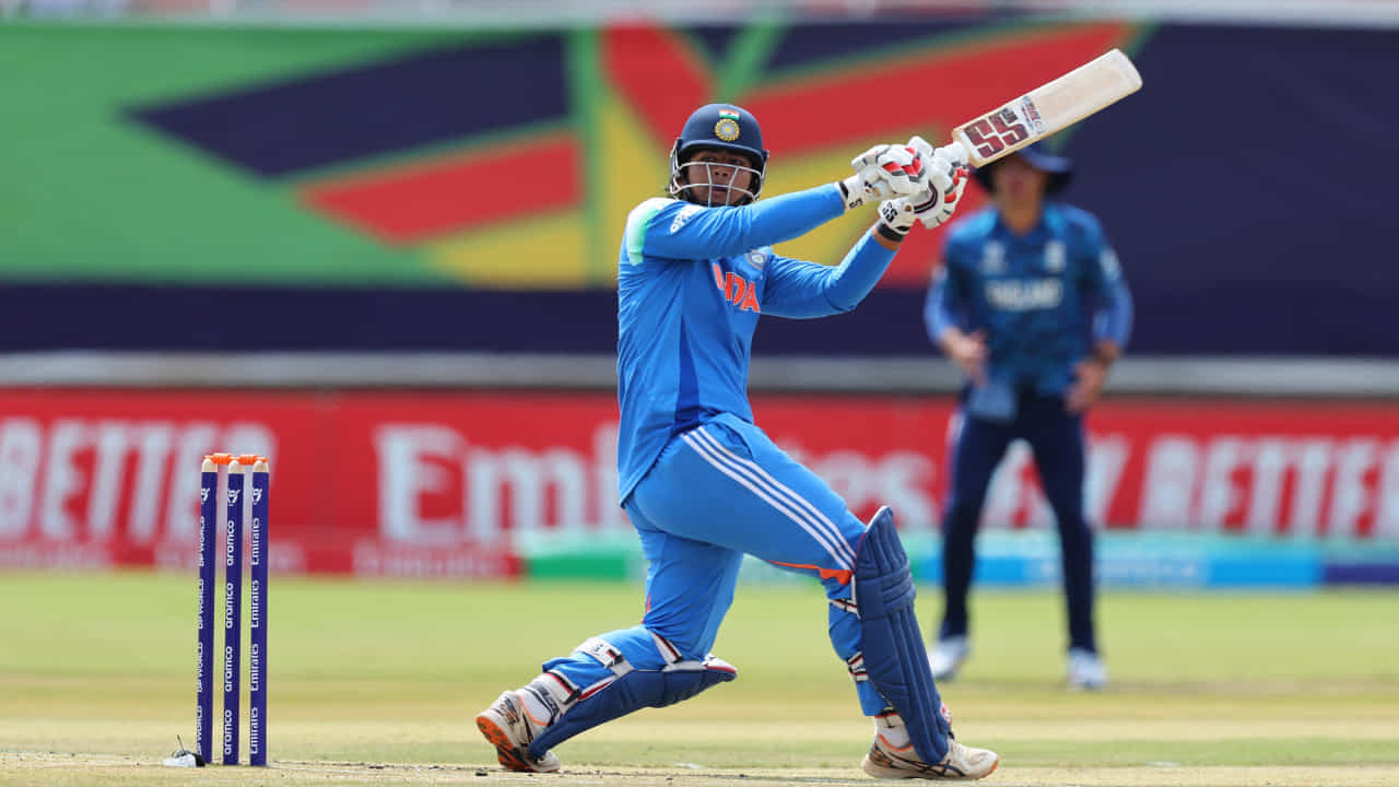 U19 World Cup: ಫೈನಲ್ನಲ್ಲಿ ಸಿಡಿಲಬ್ಬರದ ಶತಕ ಬಾರಿಸಿ ವಿಶ್ವ ದಾಖಲೆ ಸೃಷ್ಟಿಸಿದ ವೈಭವ್ U19 World Cup: ಫೈನಲ್ನಲ್ಲಿ ಸಿಡಿಲಬ್ಬರದ ಶತಕ ಬಾರಿಸಿ ವಿಶ್ವ ದಾಖಲೆ ಸೃಷ್ಟಿಸಿದ ವೈಭವ್