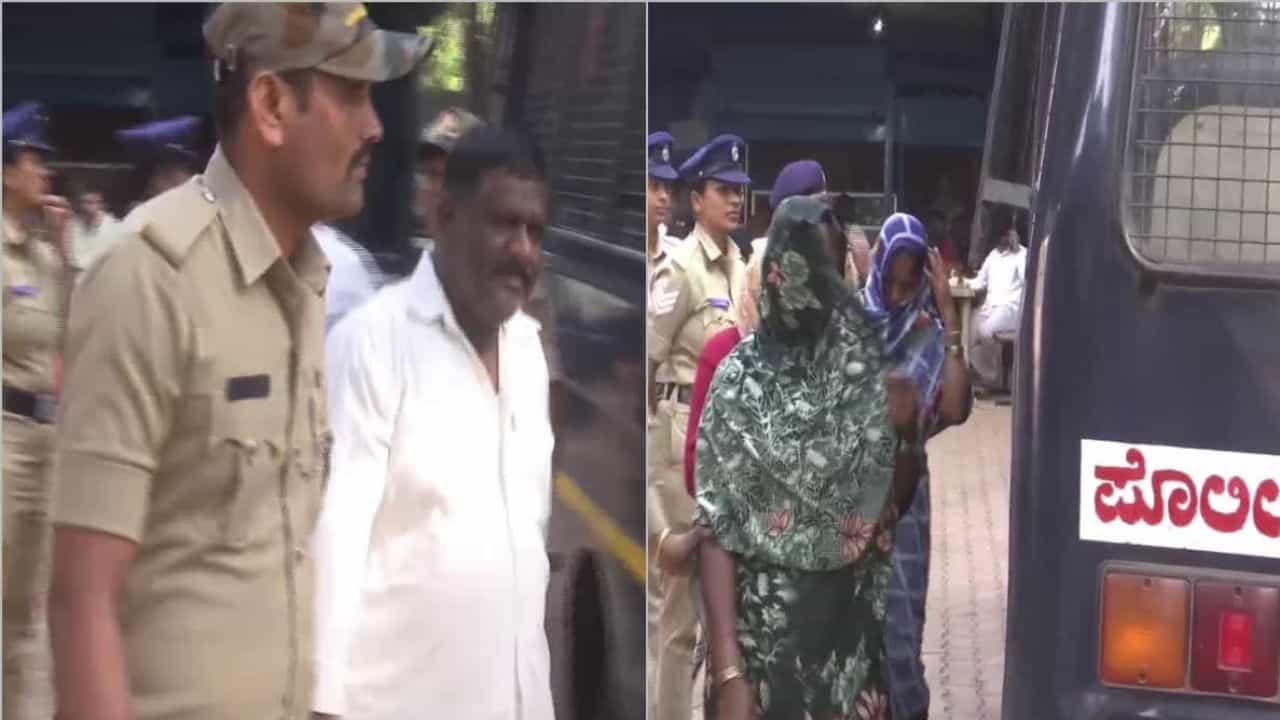 ವಂಟಮೂರಿ ಮಹಿಳೆ ವಿವಸ್ತ್ರ ಕೇಸ್; 12 ಆರೋಪಿಗಳಿಗೆ 5 ವರ್ಷ ಕಠಿಣ ಶಿಕ್ಷೆ ವಂಟಮೂರಿ ಮಹಿಳೆ ವಿವಸ್ತ್ರ ಕೇಸ್; 12 ಆರೋಪಿಗಳಿಗೆ 5 ವರ್ಷ ಕಠಿಣ ಶಿಕ್ಷೆ
