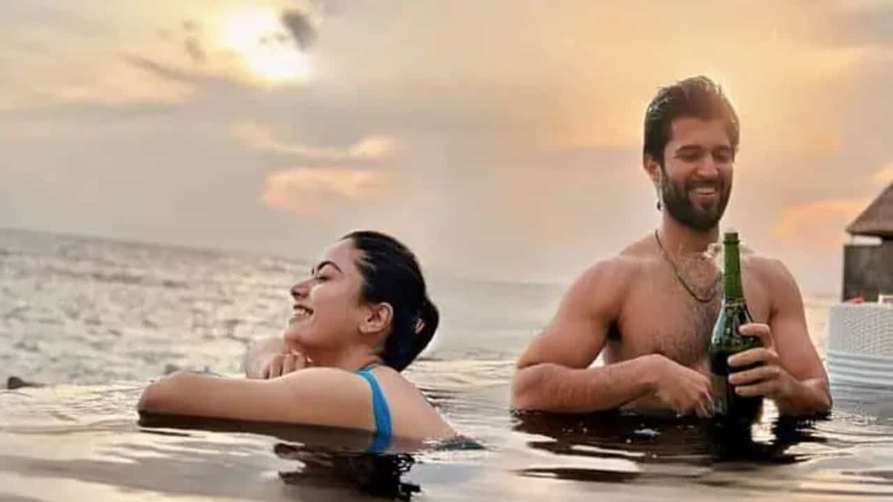 ಸುಂದರ ದ್ವೀಪದಲ್ಲಿ ವಿಜಯ್-ರಶ್ಮಿಕಾ ಹನಿಮೂನ್: ಎಲ್ಲಿ ಗೊತ್ತೆ? ಸುಂದರ ದ್ವೀಪದಲ್ಲಿ ವಿಜಯ್-ರಶ್ಮಿಕಾ ಹನಿಮೂನ್: ಎಲ್ಲಿ ಗೊತ್ತೆ?