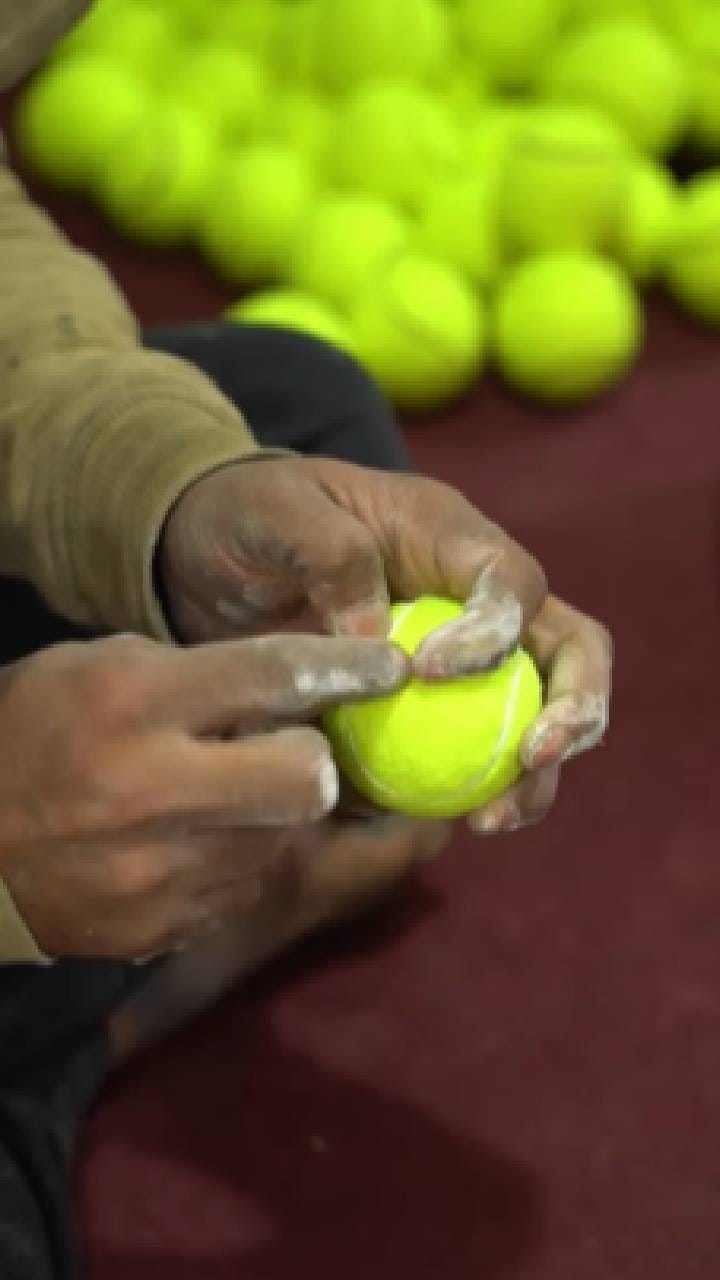 ಟೆನಿಸ್​ ಬಾಲ್​​  ಹೇಗೆ ತಯಾರಾಗುತ್ತೆ ನೋಡಿ