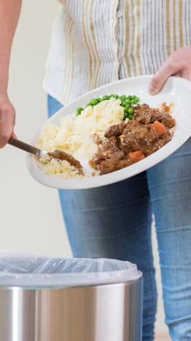 ತಟ್ಟೇಲಿ ಊಟ ಬಿಟ್ಟರೆ ಪಾಪ ಸುತ್ತುಕೊಳ್ಳುತ್ತಾ?