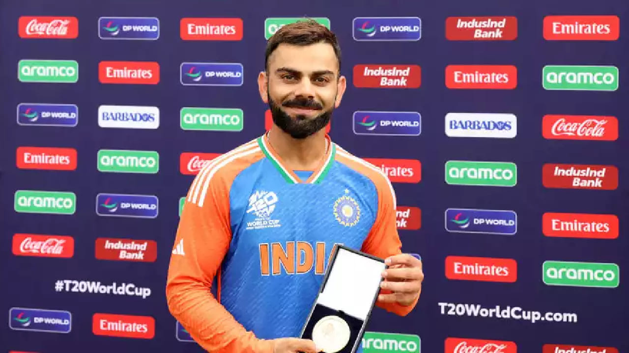 ಇದಕ್ಕೂ ಮುನ್ನ ಈ ದಾಖಲೆ ವಿರಾಟ್ ಕೊಹ್ಲಿಯ ಹೆಸರಿನಲ್ಲಿತ್ತು. ಟೀಮ್ ಇಂಡಿಯಾ ಪರ 125 ಟಿ20 ಪಂದ್ಯಗಳನ್ನಾಡಿರುವ ವಿರಾಟ್ ಕೊಹ್ಲಿ ಒಟ್ಟು 16 ಬಾರಿ ಪಂದ್ಯ ಶ್ರೇಷ್ಠ ಪ್ರಶಸ್ತಿ ಪಡೆದಿದ್ದರು. ಈ ಮೂಲಕ ಟಿ20 ಅಂತಾರಾಷ್ಟ್ರೀಯ ಕ್ರಿಕೆಟ್​ನಲ್ಲಿ ಅತೀ ಹೆಚ್ಚು ಬಾರಿ ಪ್ಲೇಯರ್ ಆಫ್ ದಿ ಮ್ಯಾಚ್ ಪ್ರಶಸ್ತಿ ಪಡೆದ ಭಾರತೀಯ ಎನಿಸಿಕೊಂಡಿದ್ದರು.