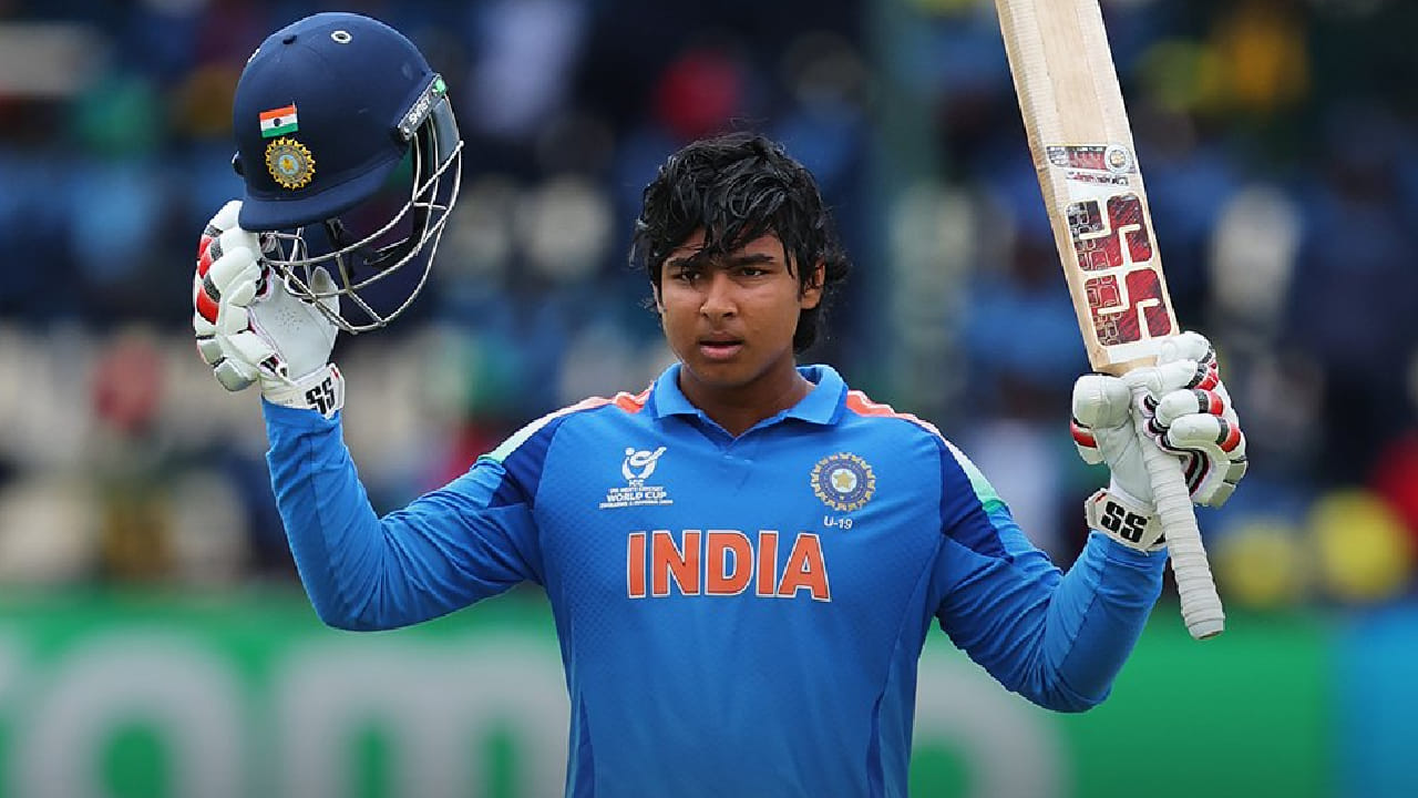 ಈ ಗೆಲುವಿನ ರೂವಾರಿ 14 ವರ್ಷದ ವೈಭವ್ ಸೂರ್ಯವಂಶಿ ಪಂದ್ಯ ಶ್ರೇಷ್ಟ ಹಾಗೂ ಸರಣಿ ಶ್ರೇಷ್ಠ ಪ್ರಶಸ್ತಿಗಳನ್ನು ತಮ್ಮದಾಗಿಸಿಕೊಂಡಿದ್ದರು. ಇದಾಗ್ಯೂ ಮುಂದಿನ ಅಂಡರ್-19 ವಿಶ್ವಕಪ್​​ನಲ್ಲಿ ವೈಭವ್​​ಗೆ ಚಾನ್ಸ್ ಸಿಗುವುದಿಲ್ಲ. ಇದಕ್ಕೆ ಮುಖ್ಯ ಕಾರಣ ಬಿಸಿಸಿಐ ನಿಯಮ.