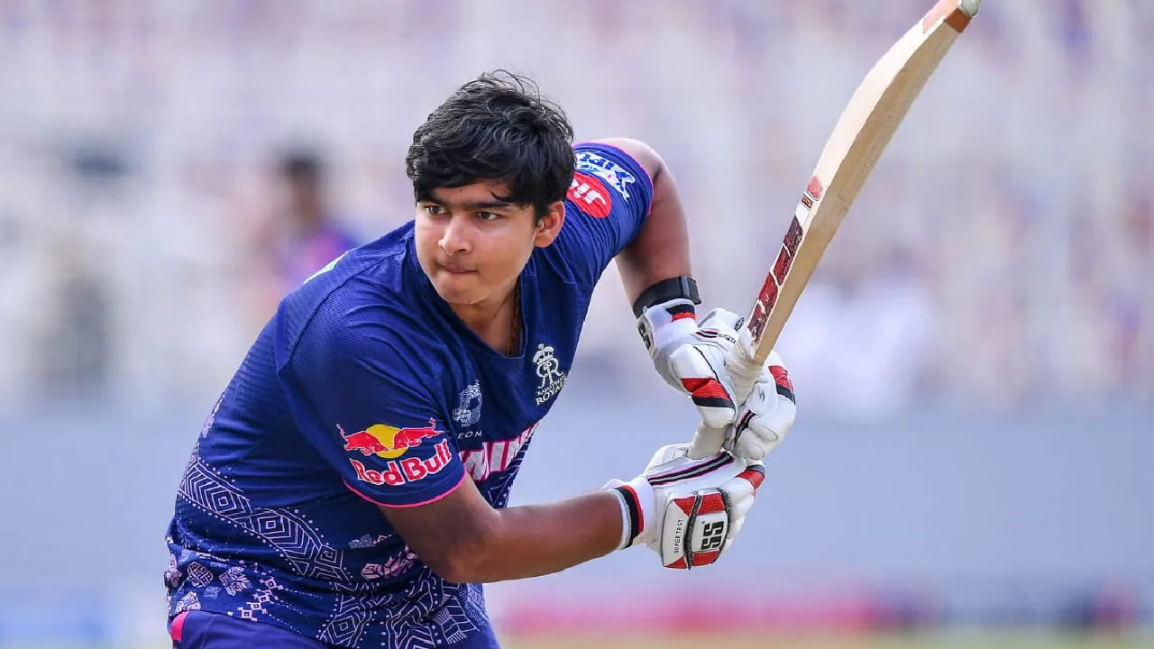 ಇನ್ನು ಮುಂಬರುವ ಐಪಿಎಲ್​ನಲ್ಲೂ ವೈಭವ್ ಸೂರ್ಯವಂಶಿ ರಾಜಸ್ಥಾನ್ ರಾಯಲ್ಸ್ ಪರ ಕಣಕ್ಕಿಳಿಯಲಿದ್ದಾರೆ. ಇದಕ್ಕಾಗಿ ಈಗಾಗಲೇ ಸಿದ್ಧತೆಗಳನ್ನು ಆರಂಭಿಸಿದ್ದಾರೆ. ಹೀಗಾಗಿ ಈ ಬಾರಿ ಕೂಡ ಇಂಡಿಯನ್ ಪ್ರೀಮಿಯರ್ ಲೀಗ್​ನಲ್ಲಿ ವೈಭವ್ ಆರ್ಭಟವನ್ನು ನಿರೀಕ್ಷಿಸಬಹುದು.