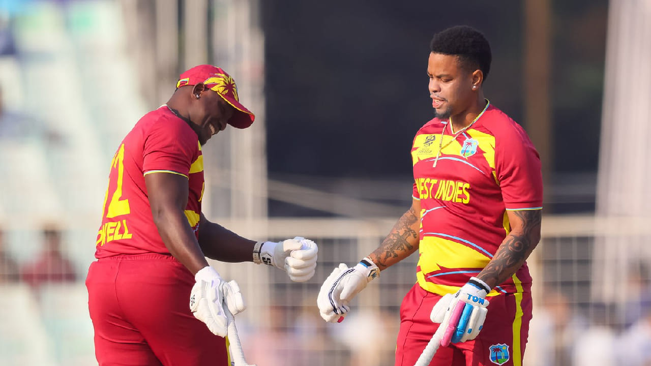 ಕೊಲ್ಕತ್ತಾದ ಈಡನ್ ಗಾರ್ಡನ್ಸ್ ಮೈದಾನದಲ್ಲಿ ನಡೆದ ಟಿ20 ವಿಶ್ವಕಪ್​ನ 37ನೇ ಪಂದ್ಯದಲ್ಲಿ ವೆಸ್ಟ್ ಇಂಡೀಸ್ ಮತ್ತು ಇಟಲಿ ತಂಡಗಳು ಮುಖಾಮುಖಿಯಾಗಿದ್ದವು. ಈ ಮ್ಯಾಚ್​ನಲ್ಲಿ ಮೊದಲು ಬ್ಯಾಟ್ ಮಾಡಿದ ವೆಸ್ಟ್ ಇಂಡೀಸ್ ತಂಡ 20 ಓವರ್​ಗಳಲ್ಲಿ 6 ವಿಕೆಟ್ ಕಳೆದುಕೊಂಡು 165 ರನ್ ಕಲೆಹಾಕಿದ್ದರು.