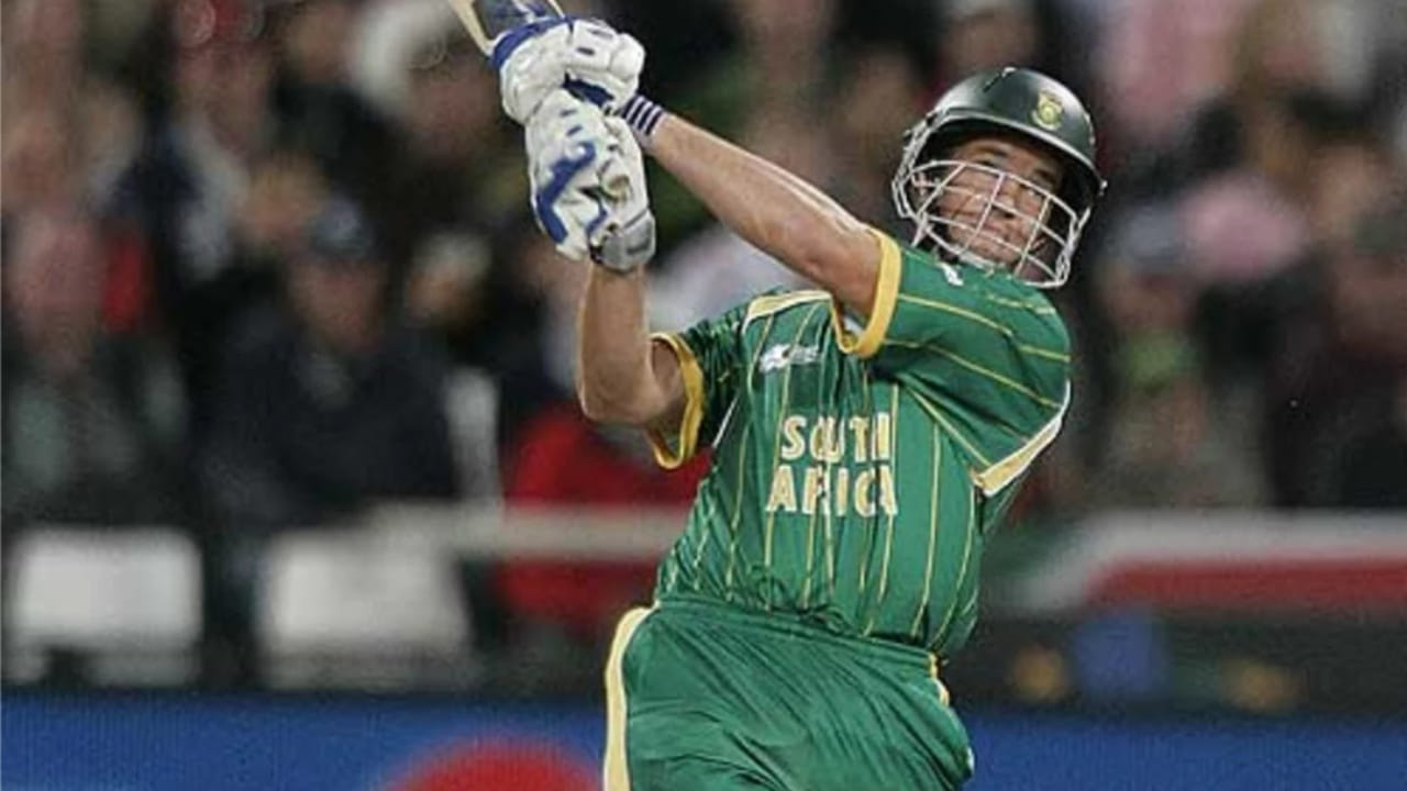 ಇನ್ನಿಂಗ್ಸ್​ನಲ್ಲಿ ಅತ್ಯಧಿಕ ಮತ್ತು ಕಡಿಮೆ ಮೊತ್ತ; 2007 ರಲ್ಲಿ ಜೋಹಾನ್ಸ್‌ಬರ್ಗ್‌ನಲ್ಲಿ ಕೀನ್ಯಾ ವಿರುದ್ಧ 260/6 ರನ್ ಗಳಿಸುವ ಮೂಲಕ ಶ್ರೀಲಂಕಾ ಈ ಟೂರ್ನಿಯ ಇತಿಹಾಸದಲ್ಲಿ ಅತಿ ಹೆಚ್ಚು ಮೊತ್ತ ಗಳಿಸಿದ ದಾಖಲೆಯನ್ನು ಹೊಂದಿದೆ. ಇತ್ತ2014 ರಲ್ಲಿ ಶ್ರೀಲಂಕಾ ವಿರುದ್ಧ 39 ರನ್‌ಗಳಿಗೆ ಆಲೌಟ್ ಆಗಿದ್ದ ನೆದರ್‌ಲ್ಯಾಂಡ್ಸ್ ಇದುವರೆಗಿನ ಅತ್ಯಂತ ಕಡಿಮೆ ಮೊತ್ತದ ಅನಗತ್ಯ ದಾಖಲೆಯನ್ನು ಹೊಂದಿದೆ. 2024 ರಲ್ಲಿ ವೆಸ್ಟ್ ಇಂಡೀಸ್ ವಿರುದ್ಧ ಉಗಾಂಡಾ ಕೂಡ ಇದೇ ಸ್ಕೋರ್‌ಗೆ ಆಲೌಟ್ ಆಗಿತ್ತು.