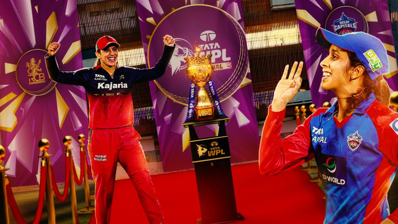 ವಾಸ್ತವವಾಗಿ ಡಬ್ಲ್ಯುಪಿಎಲ್ ಇತಿಹಾಸದಲ್ಲಿ ನೇರವಾಗಿ ಫೈನಲ್ ತಲುಪಿರುವ ತಂಡವು ಇದುವರೆಗೆ ಒಮ್ಮೆಯೂ ಚಾಂಪಿಯನ್ ಆಗಿಲ್ಲ. ಅಂದರೆ ಇದುವರೆಗೆ ಚಾಂಪಿಯನ್ ಆಗಿರುವ ತಂಡಗಳೆಲ್ಲ ಎಲಿಮಿನೇಟರ್ ಆಡಿ ಬಂದ ತಂಡಗಳಾಗಿವೆ. ಹೀಗಾಗಿ ಈ ಬಾರಿ ನೇರವಾಗಿ ಫೈನಲ್​ಗೇರಿರುವ ಆರ್​ಸಿಬಿ ಇತಿಹಾಸ ಬದಲಿಸಿ ಟ್ರೋಪಿ ಎತ್ತಿ ಹಿಡಿಯಬೇಕಿದೆ.