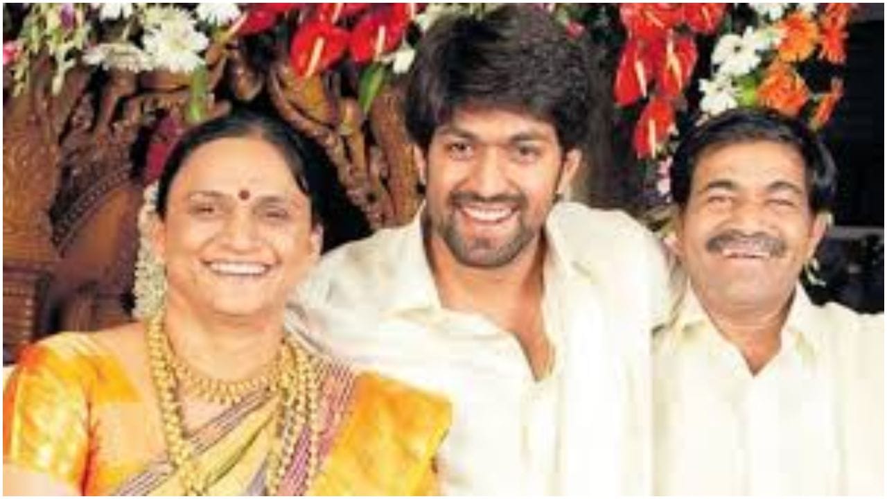 ಸೈಟ್ ವಿವಾದ; ಯಶ್ ತಾಯಿ ಪುಷ್ಪಾಗೆ ಮೊದಲ ಹಂತದ ಜಯ ಸೈಟ್ ವಿವಾದ; ಯಶ್ ತಾಯಿ ಪುಷ್ಪಾಗೆ ಮೊದಲ ಹಂತದ ಜಯ