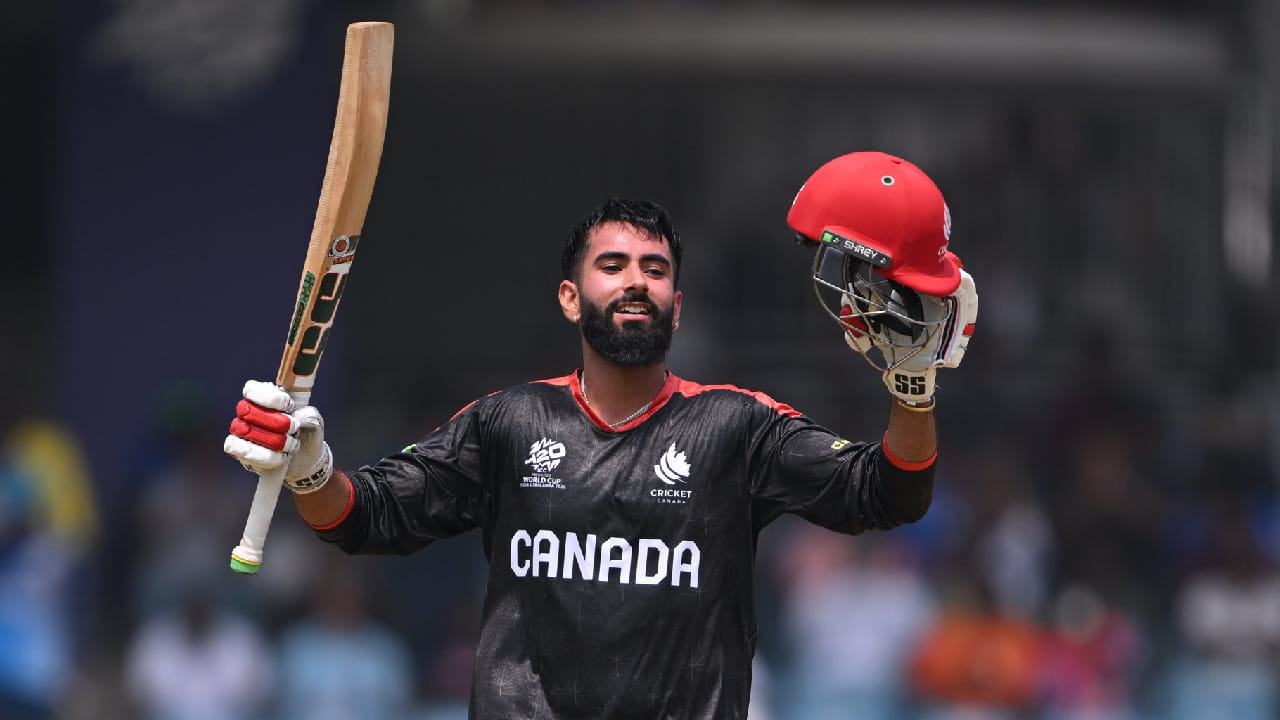 ಅತ್ಯಂತ ಕಿರಿಯ ಶತಕಧಾರಿ: ಕೇವಲ 19ನೇ ವಯಸ್ಸಿನಲ್ಲಿ ಶತಕ ಸಿಡಿಸುವ ಮೂಲಕ ಯುವರಾಜ್ ಸಮ್ರಾ ಟಿ20 ವಿಶ್ವಕಪ್​ನಲ್ಲಿ ಸೆಂಚುರಿ ಬಾರಿಸಿದ ಅತ್ಯಂತ ಕಿರಿಯ ಬ್ಯಾಟರ್ ಎನಿಸಿಕೊಂಡಿದ್ದಾರೆ. ಇದಕ್ಕೂ ಮುನ್ನ ಈ ದಾಖಲೆ ಪಾಕಿಸ್ತಾನದ ಅಹಮದ್ ಶೆಹಝಾದ್ ಹೆಸರಿನಲ್ಲಿತ್ತು. ಶೆಹಝಾದ್ 22ನೇ ವಯಸ್ಸಿನಲ್ಲಿ ಈ ದಾಖಲೆ ನಿರ್ಮಿಸಿದ್ದರು.