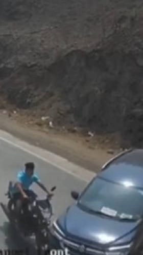 ಕಾರು ಚಾಲಕನ ತಪ್ಪಿನಿಂದ ಅಮಾಯಕನ ಪ್ರಾಣವೇ ಹೋಯ್ತು