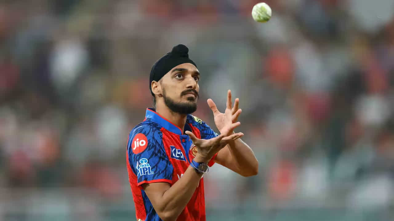 IPL 2026: ಇಂಡಿಯನ್ ಪ್ರೀಮಿಯರ್ ಲೀಗ್ನ 4ನೇ ಪಂದ್ಯದ ಮೂಲಕ ಪಂಜಾಬ್ ಕಿಂಗ್ಸ್ ತಂಡದ ಎಡಗೈ ವೇಗಿ ಅರ್ಷದೀಪ್ ಸಿಂಗ್ (Arshdeep singh) ಅತ್ಯಂತ ಹೀನಾಯ ದಾಖಲೆ ಬರೆದಿದ್ದಾರೆ. ಅದು ಸಹ ದೀರ್ಘಾವಧಿ ಬೌಲಿಂಗ್ ಮಾಡುವ ಮೂಲಕ ಎಂಬುದು ವಿಶೇಷ.