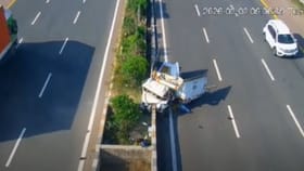 ಆಗ್ರಾ-ಲಖನೌ ಎಕ್ಸ್‌ಪ್ರೆಸ್‌ವೇಯಲ್ಲಿ ಭೀಕರ ಅಪಘಾತ: ವಿಡಿಯೋ ವೈರಲ್