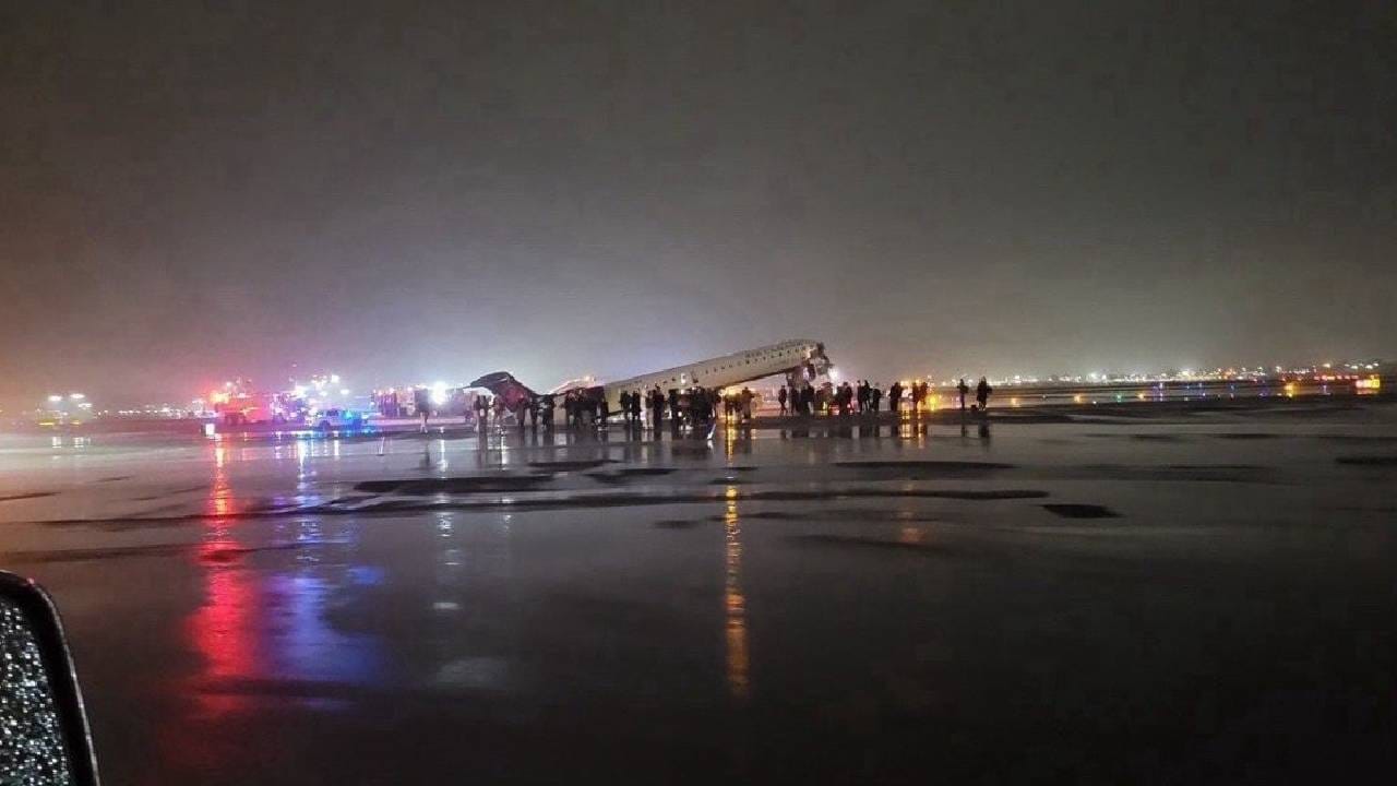 ಬೆಂಗಳೂರು ವಿಮಾನ ನಿಲ್ದಾಣದ ರನ್ವೇನಲ್ಲಿ ಟ್ರಕ್ಗೆ ಡಿಕ್ಕಿ ಹೊಡೆದ ಏರ್ ಕೆನಡಾ ವಿಮಾನ