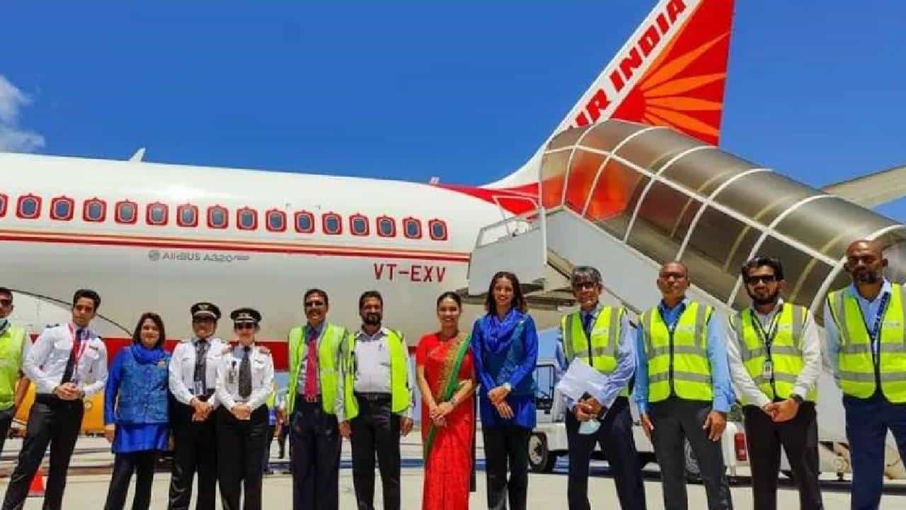 Airport Jobs: ವಿಮಾನ ನಿಲ್ದಾಣದಲ್ಲಿ ಉದ್ಯೋಗ ಪಡೆಯುವುದು ಹೇಗೆ? ಅರ್ಹತೆ ಮತ್ತು ಆಯ್ಕೆ ಪ್ರಕ್ರಿಯೆಯ ಸಂಪೂರ್ಣ ಮಾಹಿತಿ ಇಲ್ಲಿದೆ Airport Jobs: ವಿಮಾನ ನಿಲ್ದಾಣದಲ್ಲಿ ಉದ್ಯೋಗ ಪಡೆಯುವುದು ಹೇಗೆ? ಅರ್ಹತೆ ಮತ್ತು ಆಯ್ಕೆ ಪ್ರಕ್ರಿಯೆಯ ಸಂಪೂರ್ಣ ಮಾಹಿತಿ ಇಲ್ಲಿದೆ