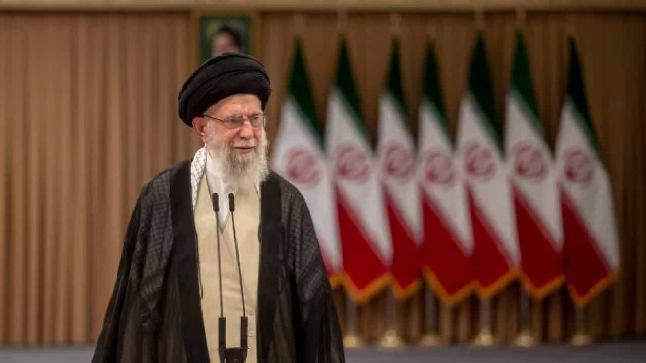 Ali Khamenei Death: ಇರಾನ್ ಸರ್ವೋಚ್ಚ ನಾಯಕ ಅಲಿ ಖಮೇನಿ ಹತ್ಯೆ, ಮುಂದಿನ ನಾಯಕ ಯಾರಾಗಬಹುದು? Ali Khamenei Death: ಇರಾನ್ ಸರ್ವೋಚ್ಚ ನಾಯಕ ಅಲಿ ಖಮೇನಿ ಹತ್ಯೆ, ಮುಂದಿನ ನಾಯಕ ಯಾರಾಗಬಹುದು?