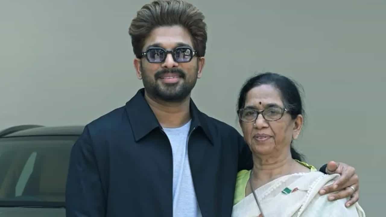 ಪತ್ನಿ ಬಳಿಕ ತಾಯಿಗೆ ದುಬಾರಿ ಉಡುಗೊರೆ ಕೊಟ್ಟ ಅಲ್ಲು ಅರ್ಜುನ್ ಪತ್ನಿ ಬಳಿಕ ತಾಯಿಗೆ ದುಬಾರಿ ಉಡುಗೊರೆ ಕೊಟ್ಟ ಅಲ್ಲು ಅರ್ಜುನ್