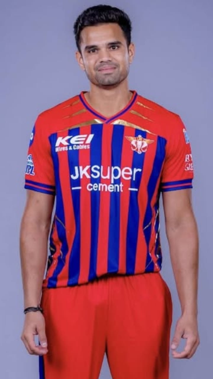 ಹೊಸ ಜೆರ್ಸಿಯಲ್ಲಿ ಮಿಂಚಿದ ಅರ್ಜುನ್ ತೆಂಡೂಲ್ಕರ್