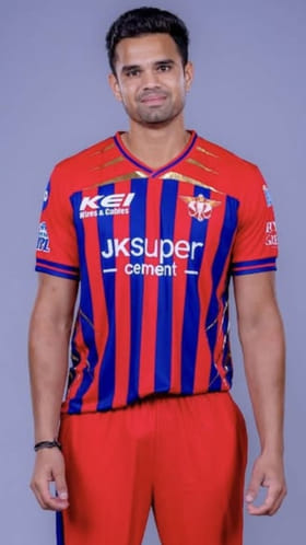 ಹೊಸ ಜೆರ್ಸಿಯಲ್ಲಿ ಮಿಂಚಿದ ಅರ್ಜುನ್ ತೆಂಡೂಲ್ಕರ್