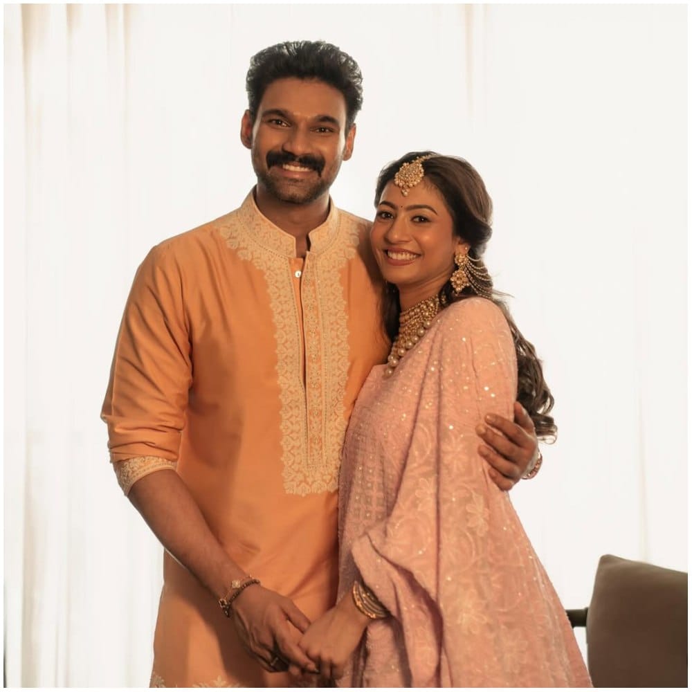 ಶ್ರೀನಿವಾಸ್ ಅವರ ಗೆಳತಿ ಹೆಸರು ಕಾವ್ಯಾ ರೆಡ್ಡಿ. ನಿಶ್ಚಿತಾರ್ಥ ಹಾಗೂ ಮದುವೆ ಇನ್ನಷ್ಟೇ ಜರುಗಬೇಕಿದೆ ಎಂದು ಅವರು ಹೇಳಿದ್ದಾರೆ.  ತನ್ನವಳನನು ಪರಿಚಯಿಸುತ್ತಿರುವುದಾಗಿ ಅವರು ಕ್ಯಾಪ್ಶನ್ ಅಲ್ಲಿ ಬರೆದುಕೊಂಡಿದ್ದಾರೆ. 