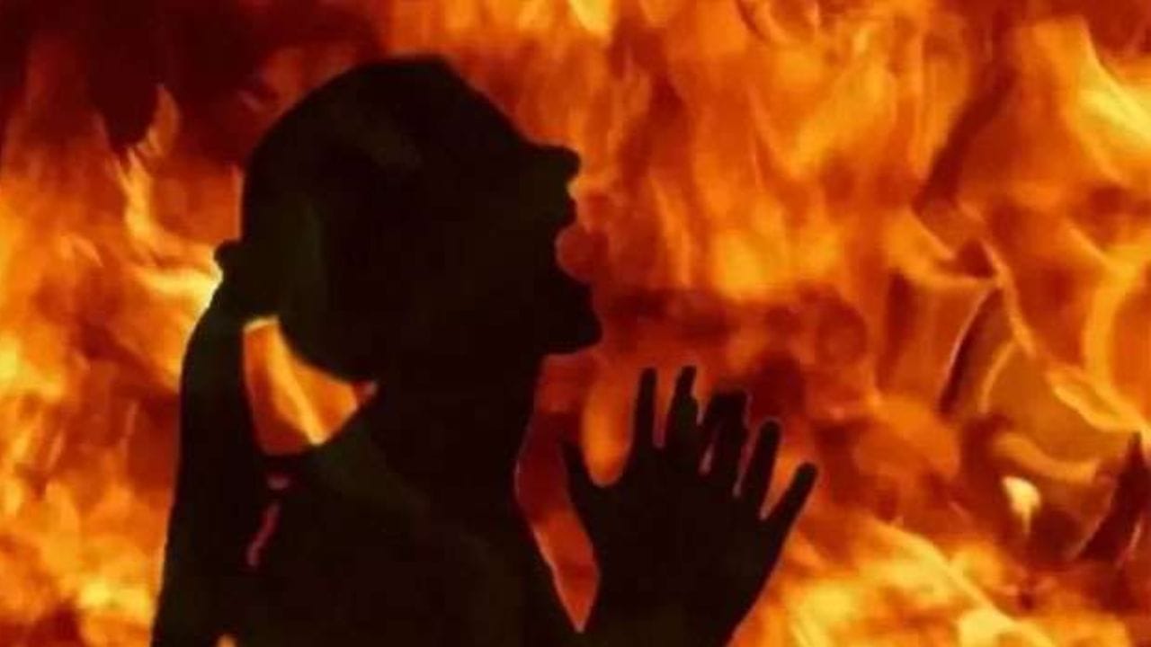 ಸ್ಕೂಟರ್ ನಿರಾಕರಿಸಿದ್ದಕ್ಕೆ ಗೆಳತಿ ಮತ್ತು ಆಕೆಯ ಪೋಷಕರ ಮೇಲೆ ಬೆಂಕಿ ಹಚ್ಚಿದ ಬೆಂಗಳೂರಿನ ವ್ಯಕ್ತಿ