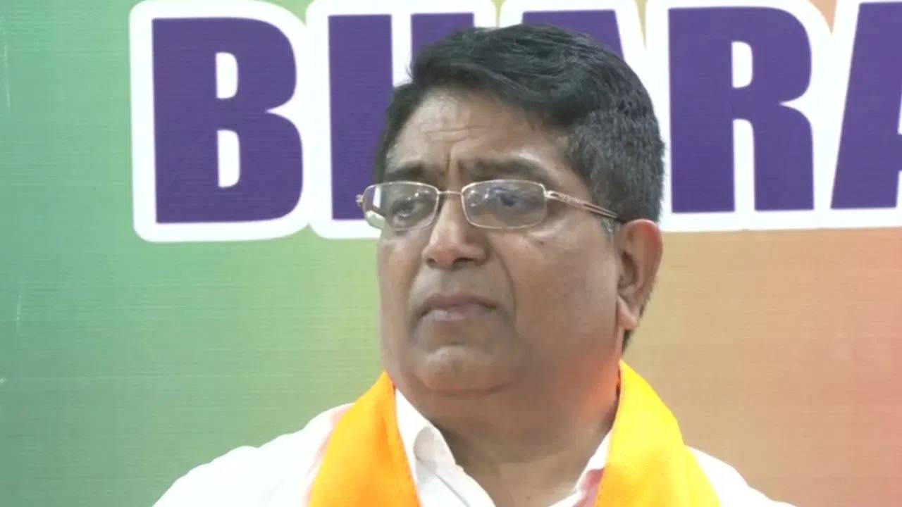 ಕೆಪಿಎಸ್ಸಿ ವಿರುದ್ಧ ಮತ್ತೆ ಅಕ್ರಮ ಆರೋಪ: ಧ್ವನಿ ಎತ್ತಿದ ಮಾಜಿ ಐಪಿಎಸ್ ಅಧಿಕಾರಿ ಭಾಸ್ಕರ್ ರಾವ್ ಕೆಪಿಎಸ್ಸಿ ವಿರುದ್ಧ ಮತ್ತೆ ಅಕ್ರಮ ಆರೋಪ: ಧ್ವನಿ ಎತ್ತಿದ ಮಾಜಿ ಐಪಿಎಸ್ ಅಧಿಕಾರಿ ಭಾಸ್ಕರ್ ರಾವ್