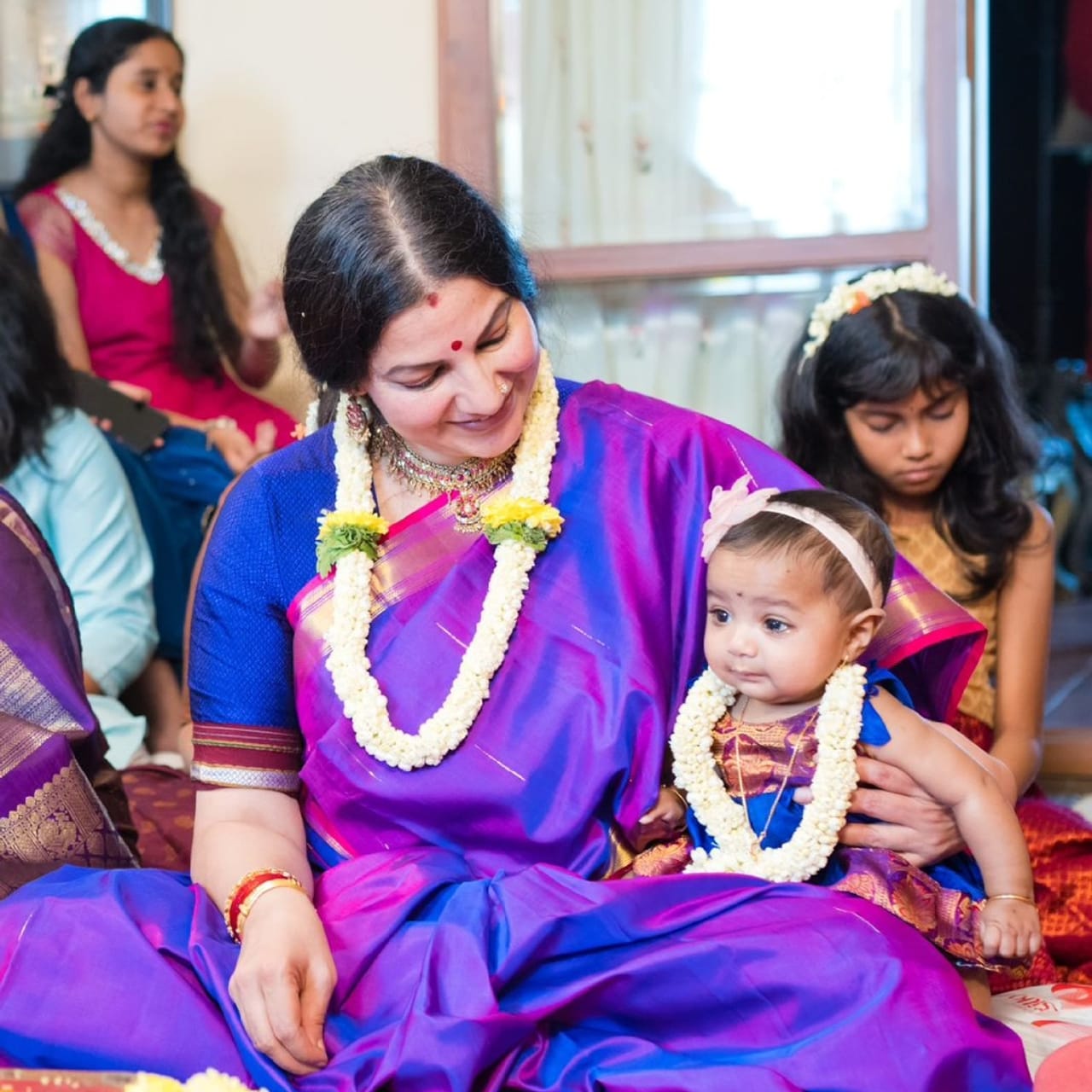 ಭಾವನಾ ರಾಮಣ್ಣ ಅವರ ಅಜ್ಜಿಯ ಹೆಸರು ರುಕ್ಮಿಣಿ ಅಂತೆ. ಅದರಂತೆ ಭಾವನಾ ಅವರು ತಮ್ಮ ಮುದ್ದಾದ ಮಗಳಿಗೆ ರುಕ್ಮಿಣಿ ಎಂದೇ ಹೆಸರಿಟ್ಟಿದ್ದಾರೆ.