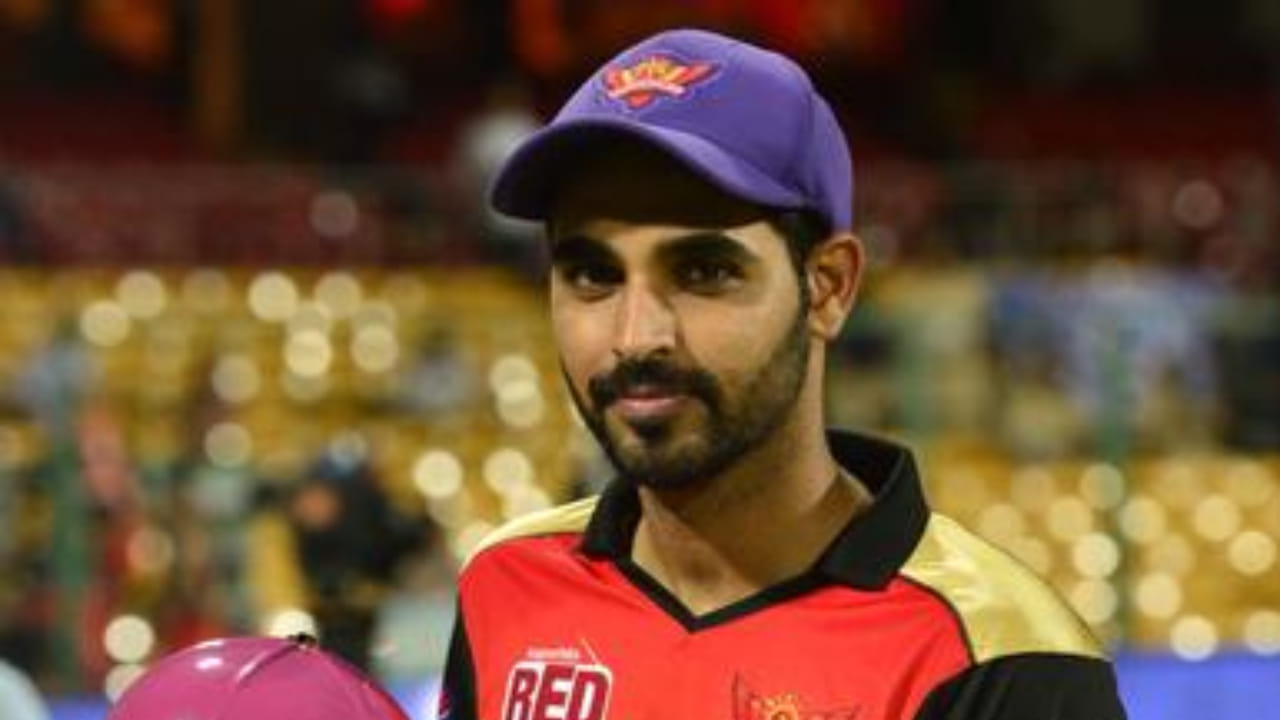 ಈ ಪಟ್ಟಿಯಲ್ಲಿ, ಭುವನೇಶ್ವರ್ ಕುಮಾರ್ , ಹರ್ಷಲ್ ಪಟೇಲ್ ಮತ್ತು ಡ್ವೇನ್ ಬ್ರಾವೋ ಎಂಬ ಮೂವರು ಕ್ರಿಕೆಟಿಗರು ಮಾತ್ರ ಎರಡು ಬಾರಿ ಪರ್ಪಲ್ ಕ್ಯಾಪ್ ಗೆದ್ದಿದ್ದಾರೆ. ಇವರ ಹೊರತಾಗಿ ಐಪಿಎಲ್ ಇತಿಹಾಸಿದಲ್ಲಿ ಅನೇಕ ಲೆಜೆಂಡರಿ ಬೌಲರ್​ಗಳು ಆಡಿದ್ದಾರೆಯಾದರೂ ಅವರಿಗೆ ಇದುವರೆಗೂ ಪರ್ಪಲ್ ಕ್ಯಾಪ್ ಗೆಲ್ಲಲು ಸಾಧ್ಯವಾಗಿಲ್ಲ. ಅಂತಹ 5 ಬೌಲರ್​ಗಳ ಪಟ್ಟಿ ಇಲ್ಲಿದೆ.
