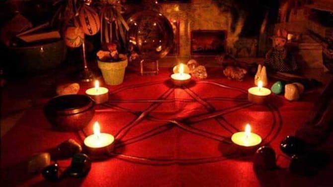 ಬೆಂಗಳೂರಿನ ಏರ್​ಪೋರ್ಟ್​ಗೆ ಬಂತು ಬೆತ್ತಲೆ ಫೋಟೋಗಳ ಪಾರ್ಸೆಲ್!