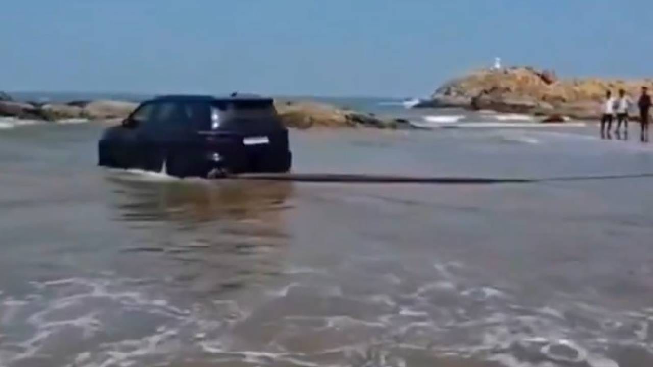 Video: ಗೋವಾ ಬೀಚ್​​ನಲ್ಲಿ ಕಾರು ತೊಳೆಯಲು ಹೋದ ಯುವಕರು, ನೀರಿನ ಸೆಳೆತಕ್ಕೆ ಕೊಚ್ಚಿ ಹೋದ ಫಾರ್ಚೂನರ್