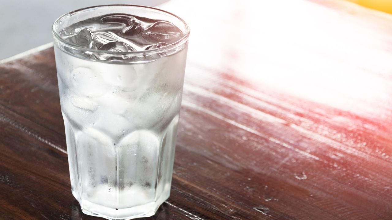 ತಂಪಾದ ನೀರು ನಿಜವಾಗಿಯೂ ಆರೋಗ್ಯಕ್ಕೆ ಒಳ್ಳೆಯದಲ್ಲವೇ? ನಿಜಾಂಶವನ್ನು ತಜ್ಞರಿಂದಲೇ ತಿಳಿದುಕೊಳ್ಳಿ