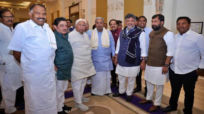 ಕಾಂಗ್ರೆಸ್ನಲ್ಲಿ ಜೋರಾದ ಡಿನ್ನರ್ ಪಾಲಿಟಿಕ್ಸ್: ಮಾರ್ಚ್ 16 ರಂದು ಸಚಿವರಿಗೆ ಔತಣಕೂಟ ಆಯೋಜಿಸಿದ ಸಿಎಂ ಸಿದ್ದರಾಮಯ್ಯ
