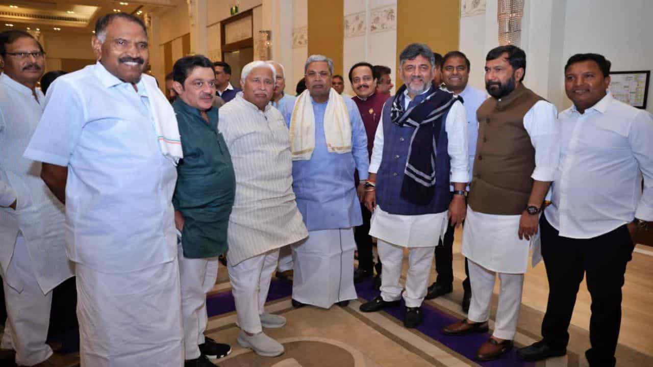 ಕಾಂಗ್ರೆಸ್​ನಲ್ಲಿ ಜೋರಾದ ಡಿನ್ನರ್ ಪಾಲಿಟಿಕ್ಸ್: ಮಾರ್ಚ್ 16 ರಂದು ಸಚಿವರಿಗೆ ಔತಣಕೂಟ ಆಯೋಜಿಸಿದ ಸಿಎಂ ಸಿದ್ದರಾಮಯ್ಯ