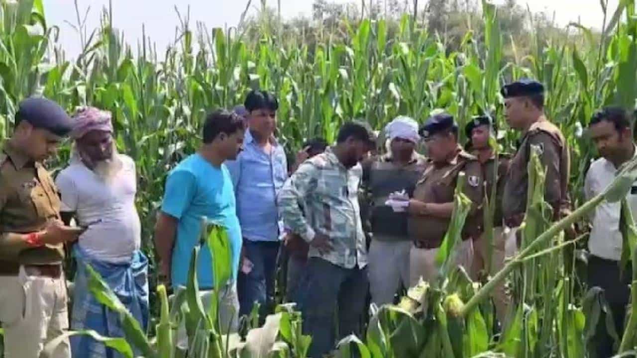 ಅಮ್ಮಾ ಅವ್ನು ನನ್ನ ಬಳಿ ಕೆಟ್ಟದಾಗಿ ನಡೆದುಕೊಂಡ ಎಂದು ದೂರು ಕೊಟ್ಟಿದ್ದಕ್ಕೆ, ಬಾಲಕಿಯನ್ನೇ ಕತ್ತು ಸೀಳಿ ಕೊಂದ ಅಪ್ರಾಪ್ತ ಅಮ್ಮಾ ಅವ್ನು ನನ್ನ ಬಳಿ ಕೆಟ್ಟದಾಗಿ ನಡೆದುಕೊಂಡ ಎಂದು ದೂರು ಕೊಟ್ಟಿದ್ದಕ್ಕೆ, ಬಾಲಕಿಯನ್ನೇ ಕತ್ತು ಸೀಳಿ ಕೊಂದ ಅಪ್ರಾಪ್ತ