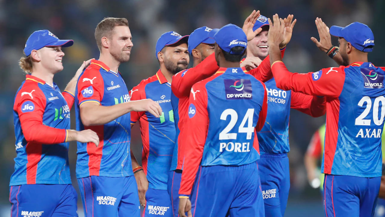 ಇನ್ನು ಐಪಿಎಲ್ 2026 ರ ಆರಂಭಿಕ ವೇಳಾಪಟ್ಟಿಯ ಪ್ರಕಾರ, ಡೆಲ್ಲಿ ಕ್ಯಾಪಿಟಲ್ಸ್‌ನ ಮೊದಲ ಪಂದ್ಯ ಏಪ್ರಿಲ್ 1 ರಂದು ಲಕ್ನೋ ಸೂಪರ್ ಜೈಂಟ್ಸ್ ವಿರುದ್ಧ ನಡೆಯಲಿದೆ. ನಂತರ ಏಪ್ರಿಲ್ 4 ರಂದು ಮುಂಬೈ ಇಂಡಿಯನ್ಸ್ ವಿರುದ್ಧ ತವರು ಮೈದಾನವಾದ ಅರುಣ್ ಜೇಟ್ಲಿ ಕ್ರೀಡಾಂಗಣದಲ್ಲಿ 2ನೇ ಪಂದ್ಯವನ್ನು ಆಡಲಿದೆ. ಮುಂದಿನ ಪಂದ್ಯ ಏಪ್ರಿಲ್ 8 ರಂದು ದೆಹಲಿಯಲ್ಲಿ ಗುಜರಾತ್ ಟೈಟನ್ಸ್ ವಿರುದ್ಧ ನಡೆಯಲಿದ್ದು, ಏಪ್ರಿಲ್ 11 ರಂದು ಕ್ಯಾಪಿಟಲ್ಸ್ ತಮ್ಮ ತವರು ಮೈದಾನದಲ್ಲಿ ಚೆನ್ನೈ ಸೂಪರ್ ಕಿಂಗ್ಸ್ ವಿರುದ್ಧ ಸೆಣಸಲಿದೆ.