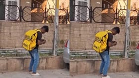 ತುಟಿಯಲ್ಲಿ ಬೀಡಿ, ಬೆನ್ನಲ್ಲಿ ಬ್ಯಾಗ್ 2 ಗಂಟೆ ನಿಂತಲ್ಲೇ ನಿಂತ ವ್ಯಕ್ತಿ