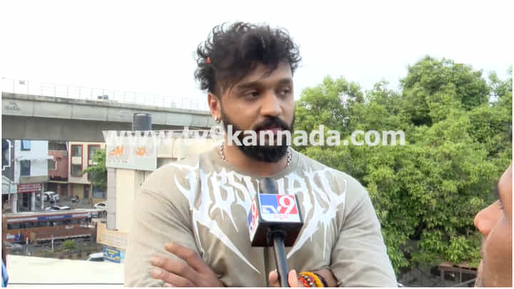 ‘ಹಯಗ್ರೀವ’ ಬಿಡುಗಡೆಗೆ ತೊಂದರೆ ಮಾಡಿದವರಿಗೆ ಧನ್ವೀರ್ ಗೌಡ ಖಡಕ್ ತಿರುಗೇಟು ‘ಹಯಗ್ರೀವ’ ಬಿಡುಗಡೆಗೆ ತೊಂದರೆ ಮಾಡಿದವರಿಗೆ ಧನ್ವೀರ್ ಗೌಡ ಖಡಕ್ ತಿರುಗೇಟು