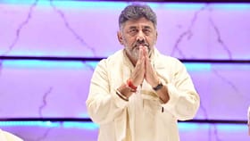 ಬಜೆಟ್ ಮಧ್ಯೆ ಡಿಕೆ ಶಿವಕುಮಾರ್ ಡಿನ್ನರ್ ಪಾಲಿಟಿಕ್ಸ್: ಸಂಚಲನ ಮೂಡಿಸಿದ ನಡೆ