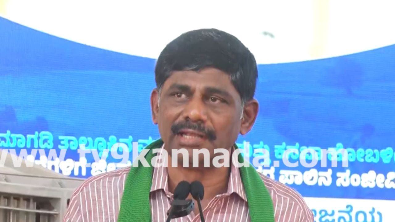 ಹಾಲು ಮಾರುವ ಕೆಲಸ ಕೊಟ್ಟದ್ದಾರೆ, ಮತ್ತೆ ಚುನಾವಣೆಗೆ ನಿಲ್ತೀನೋ ಇಲ್ವೋ ಗೊತ್ತಿಲ್ಲ: ಡಿ.ಕೆ.ಸುರೇಶ್ ಹಾಲು ಮಾರುವ ಕೆಲಸ ಕೊಟ್ಟದ್ದಾರೆ, ಮತ್ತೆ ಚುನಾವಣೆಗೆ ನಿಲ್ತೀನೋ ಇಲ್ವೋ ಗೊತ್ತಿಲ್ಲ: ಡಿ.ಕೆ.ಸುರೇಶ್