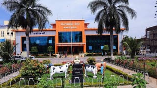 20 ವರ್ಷದ ಹಿಂದೆಯೇ 16,700 ರೂ ಕಟ್ಟಿದ್ರೂ ಇದುವರೆಗೂ ಎ ಖಾತಾ ಸಿಕ್ಕಿಲ್ಲ, ಇದು ಅಧಿಕಾರಿಗಳ ಕಾರ್ಯವೈಖರಿ