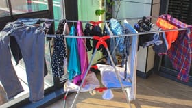 ಮನೆಯೊಳಗೆ ಬಟ್ಟೆ ಒಣಗಿಸುವ ಅಭ್ಯಾಸ ನಿಮಗಿದ್ಯಾ? ಈ ಸಮಸ್ಯೆ ತಪ್ಪಿದ್ದಲ್ಲ!