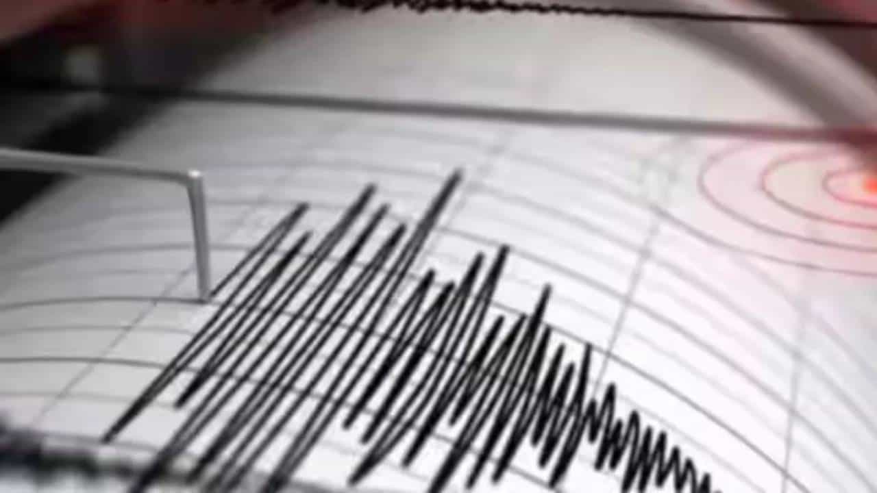 Iran Earthquake: ಇರಾನ್​​ನಲ್ಲಿ ಅಮೆರಿಕ, ಇಸ್ರೇಲ್ ದಾಳಿ ಮಧ್ಯೆ 4.3 ತೀವ್ರತೆಯ ಭೂಕಂಪ