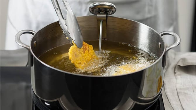 ಒಮ್ಮೆ ಫ್ರೈ ಮಾಡಲು ಬಳಸಿದ ಎಣ್ಣೆಯನ್ನು ಪದೇ ಪದೇ ಬಳಸಬೇಡಿ